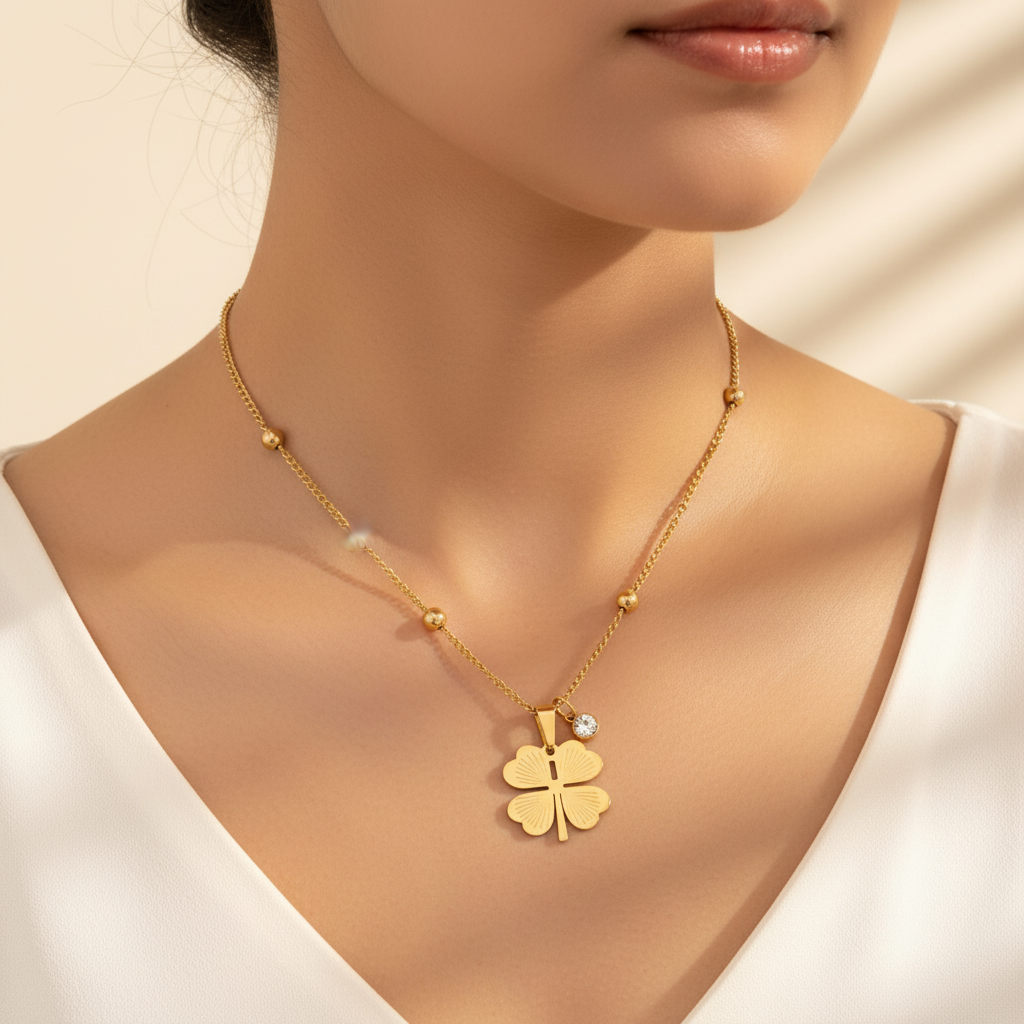 Lucky Bloom – Neckline Shot